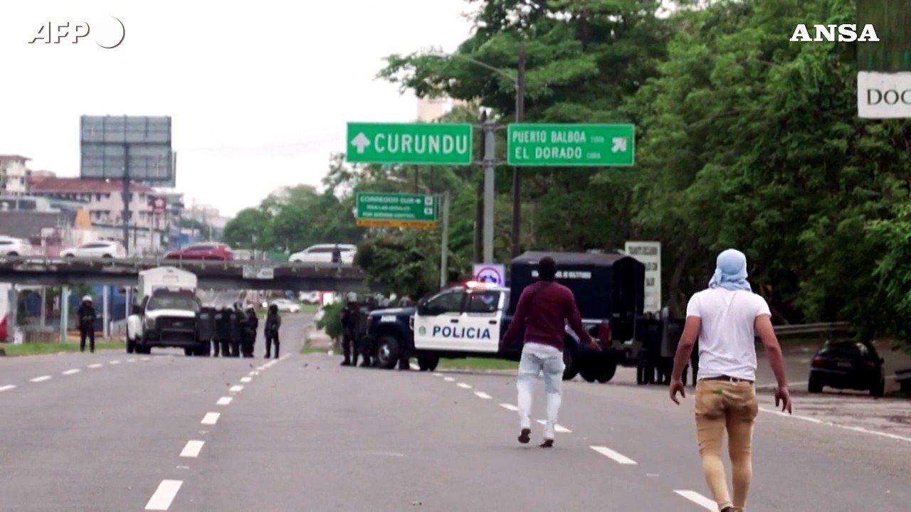 Panama, proteste contro carovita e corruzione: scontri manifestanti-polizia
