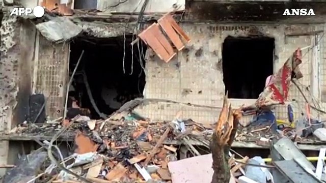 Ucraina, a Kiev ci si sveglia con le case distrutte