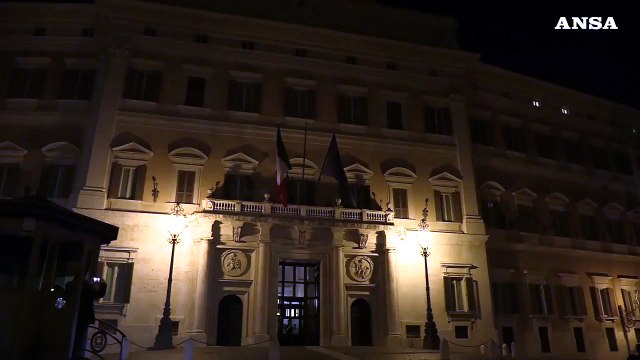 Roma, M'Illumino di meno: spente le luci a Montecitorio, Palazzo Chigi e Fontana di Trevi