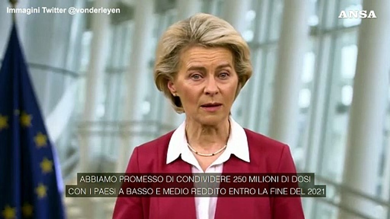 Vaccini, von der Leyen: "Condivideremo 700 milioni di dosi entro la meta' del 2022"