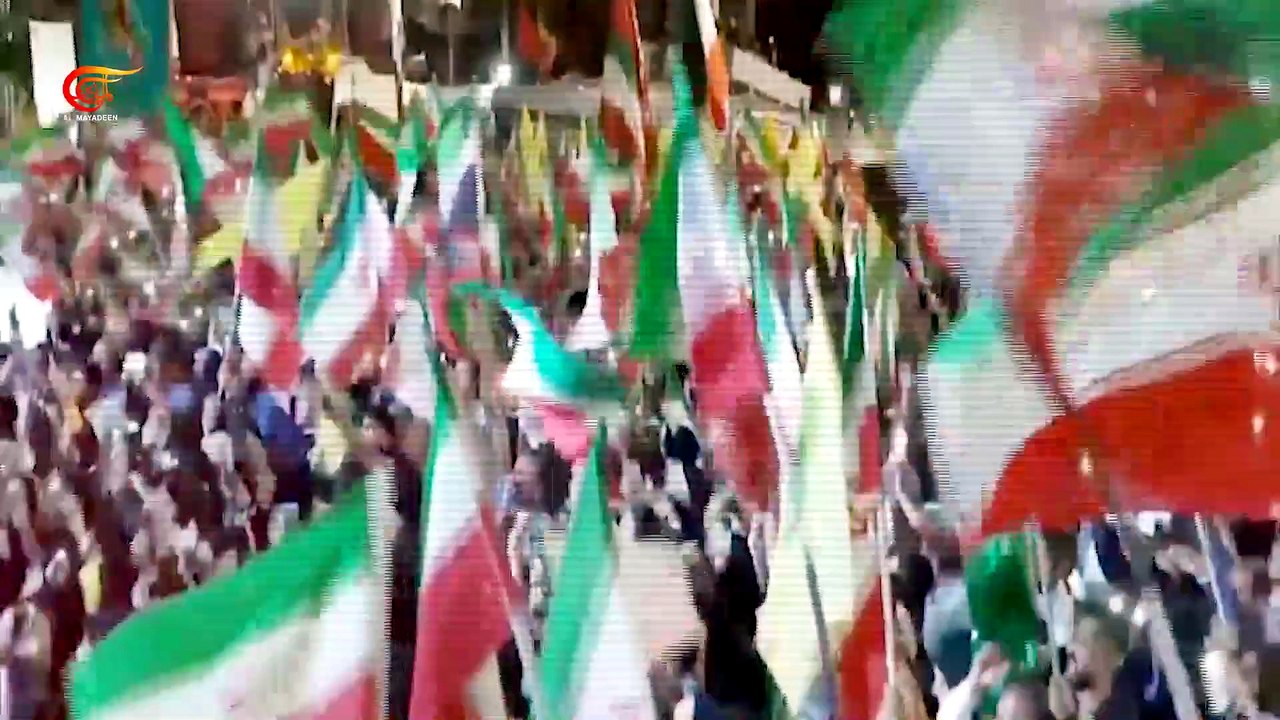 تكريم شهداء الإعلام في ميدان الثورة بطهران