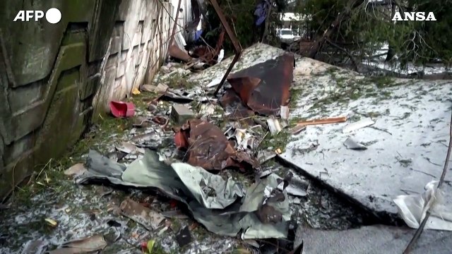 Ucraina, missili contro obiettivi civili a Dnipro: distrutta fabbrica di scarpe