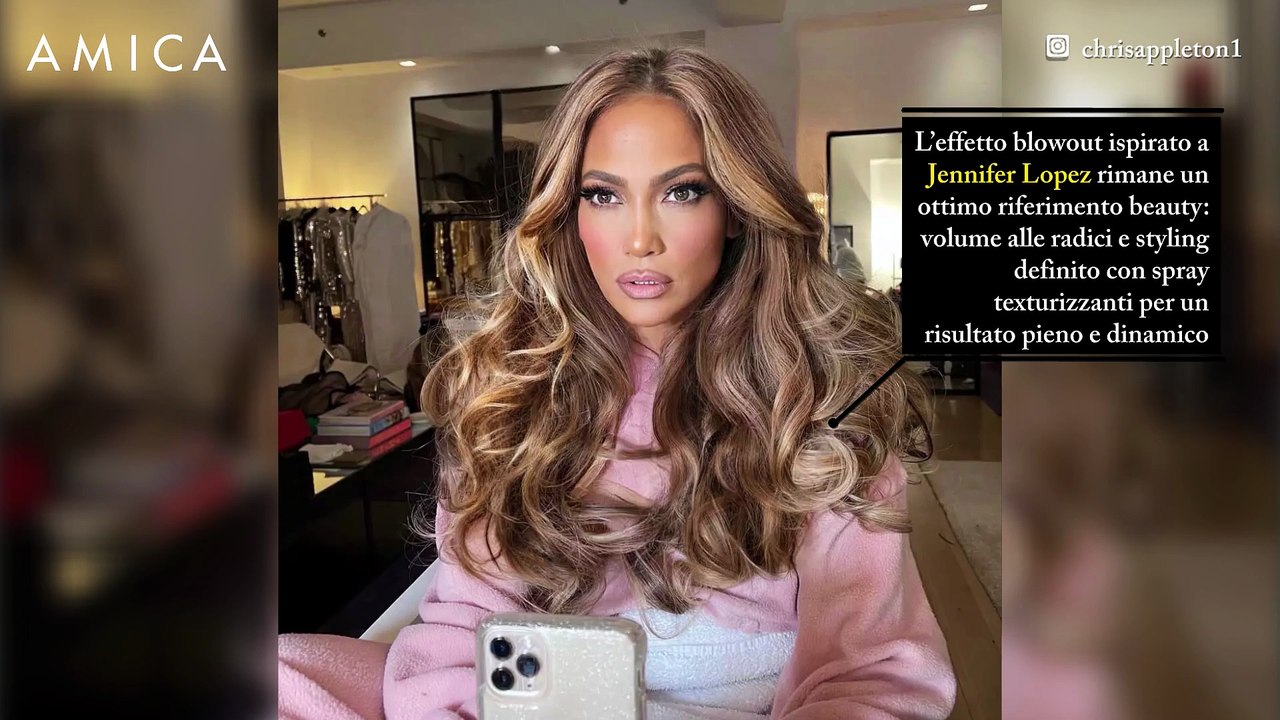 Il ritorno dei capelli extra lunghi, il trend più scenografico della stagione