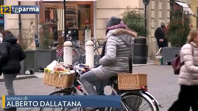 Mascherine, Da Oggi Decade L'obbligo Al'aperto, Ma In Tanti Ancora Le Indossano