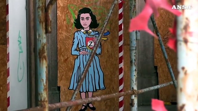 Ucraina, Anna Frank brucia la Z dell'invasione russa