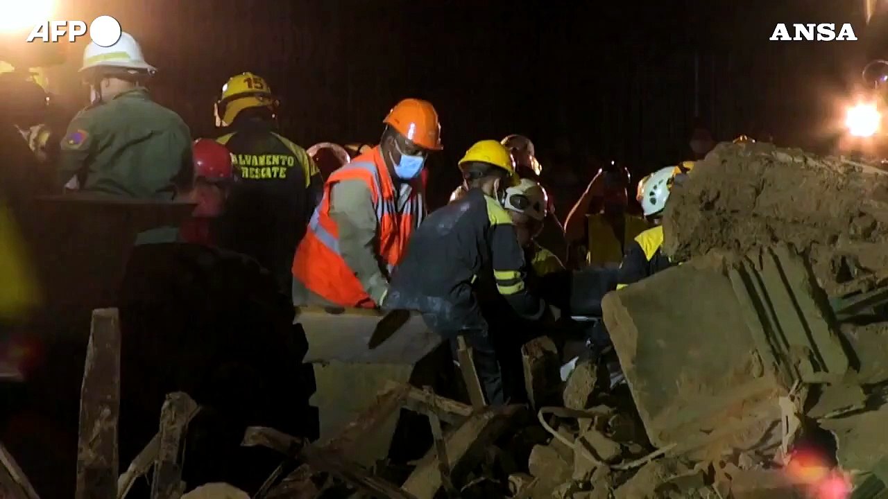 Esplosione in albergo all'Avana, nella notte le operazioni di soccorso