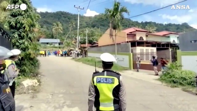 Indonesia, scontri a Papua: la polizia usa idranti per disperdere i manifestanti