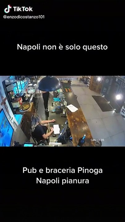 video sparatoria napoli