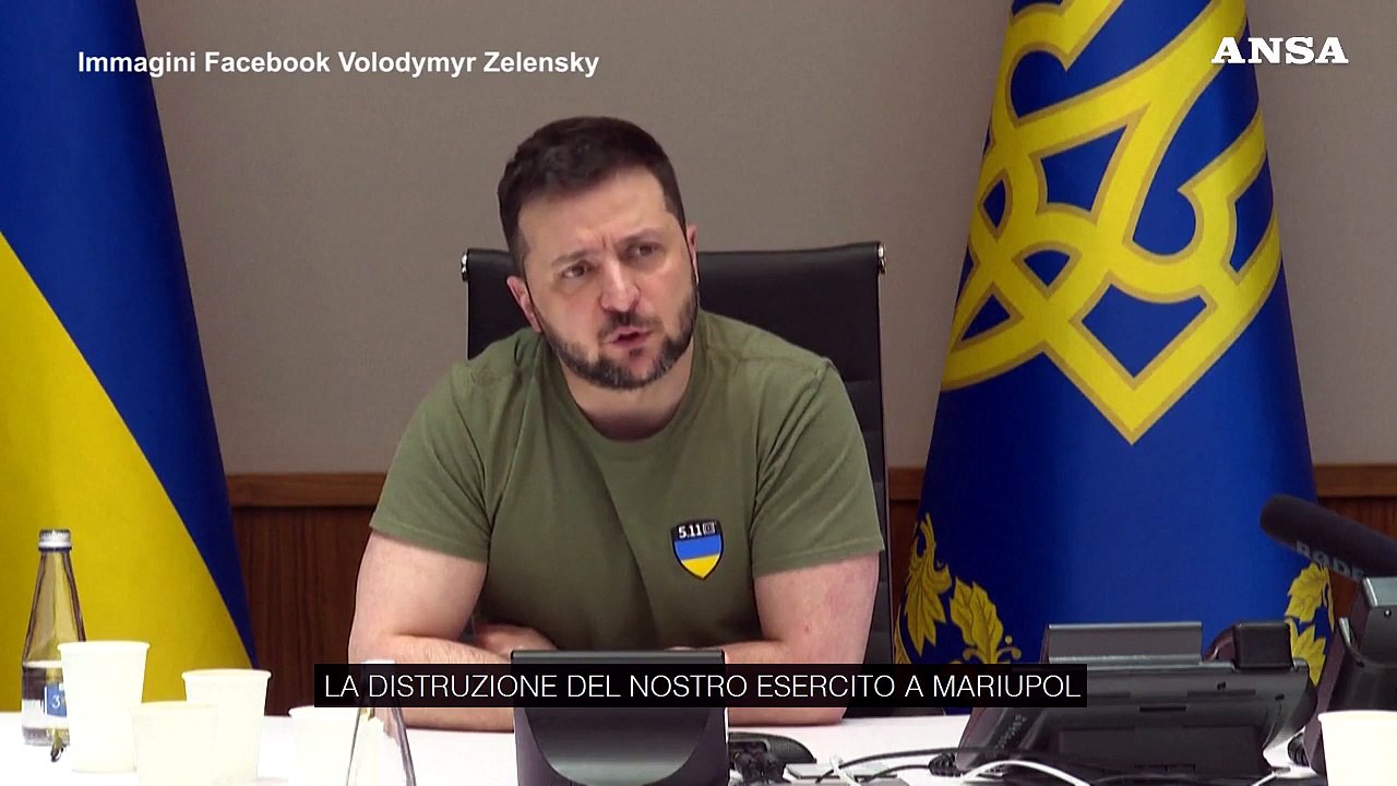 Zelensky: "Fine dei negoziati se le forze ucraine verranno distrette a Mariupol"