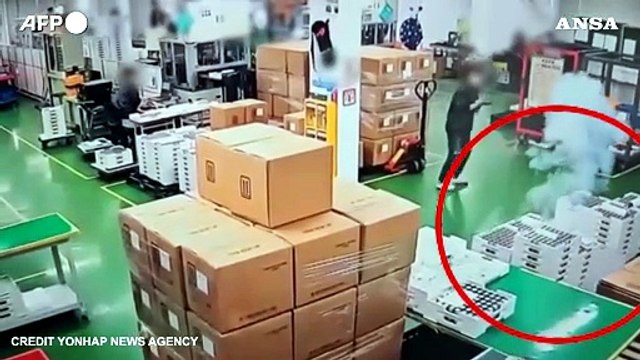 Incendio in fabbrica di batterie in Corea del Sud: 22 vittime, di cui 18 cinesi