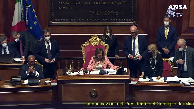 Governo: Draghi ottiene la fiducia con soli 95 si'