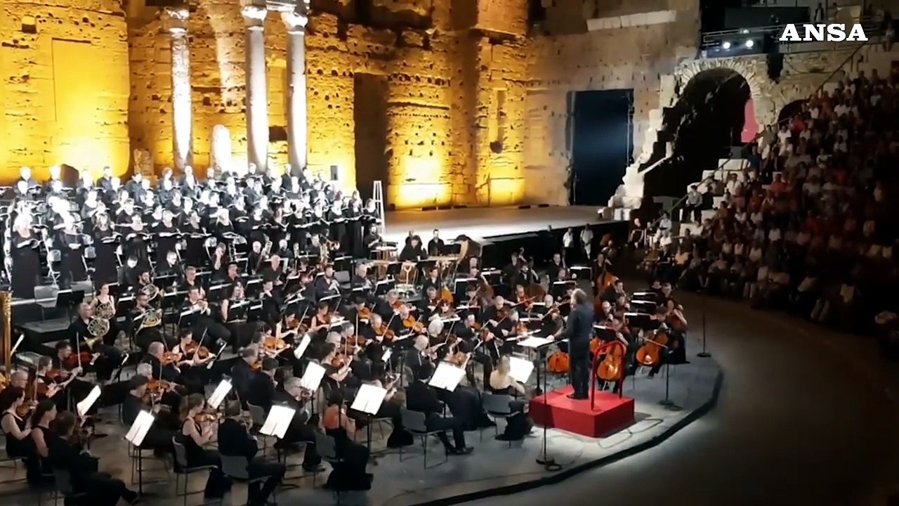 Standing ovation per l'orchestra della Scala in tour, Chailly dirige anche il pubblico