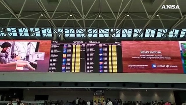 Stangata sulle ferie, voli e benzina a top dei rialzi