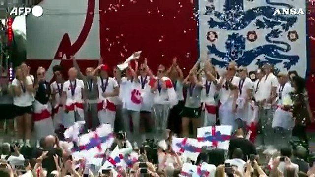 Europei femminili di calcio, Inghilterra sul tetto d'Europa: la festa a Trafalgar Square