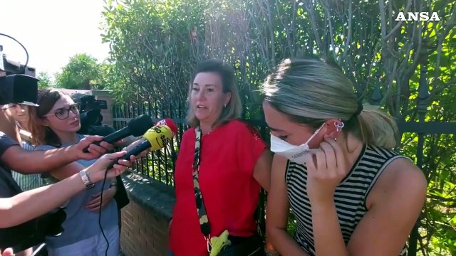 Madre e figlia uccise, i vicini: Avevano paura di lui