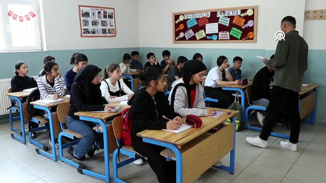 Mehmetçik’ten anlamlı destek! Şırnaklı öğrencileri geleceğe hazırlıyor