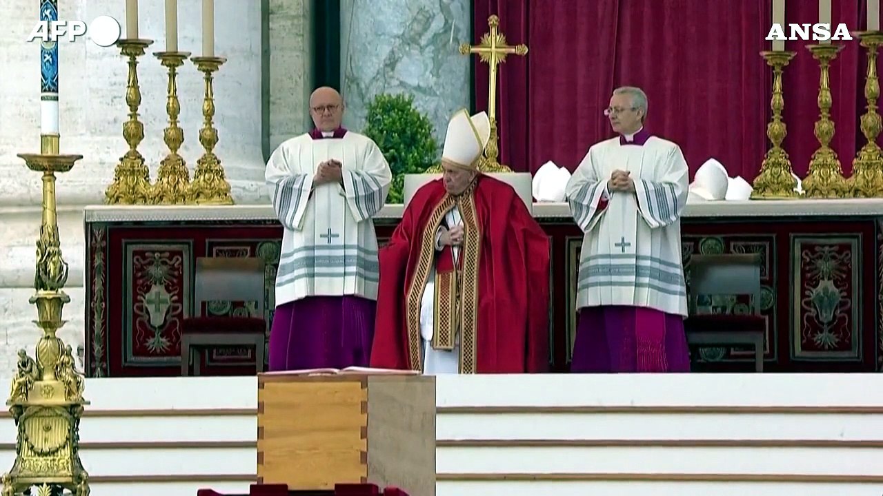 Ratzinger, l'omelia del papa: "Benedetto che la tua gioia sia perfetta"