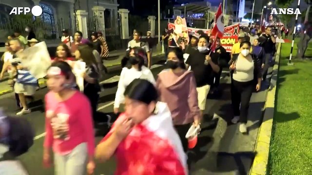 Stato d'emergenza in Peru' per arginare gli scontri