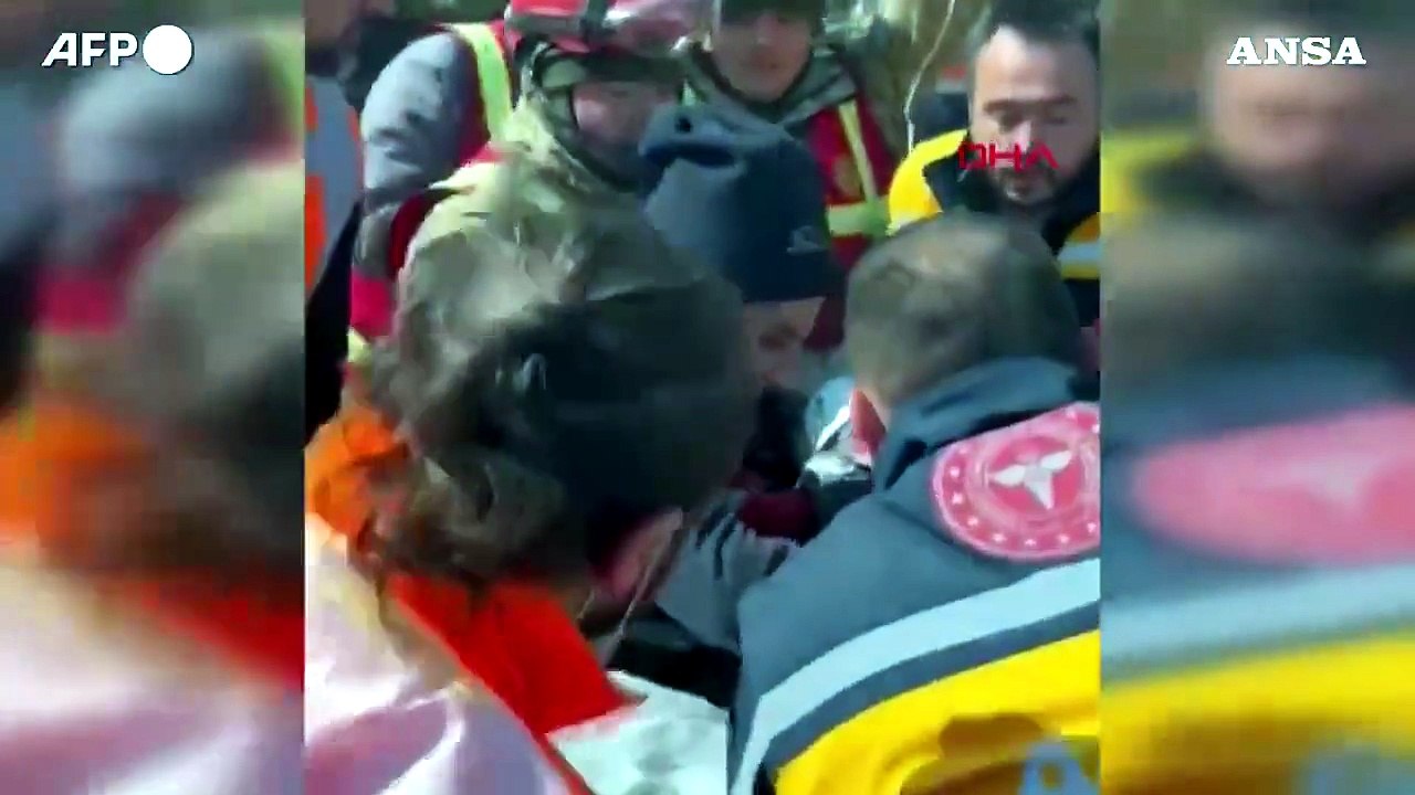 Terremoto in Turchia, salvate due persone a distanza di 13 giorni dal sisma