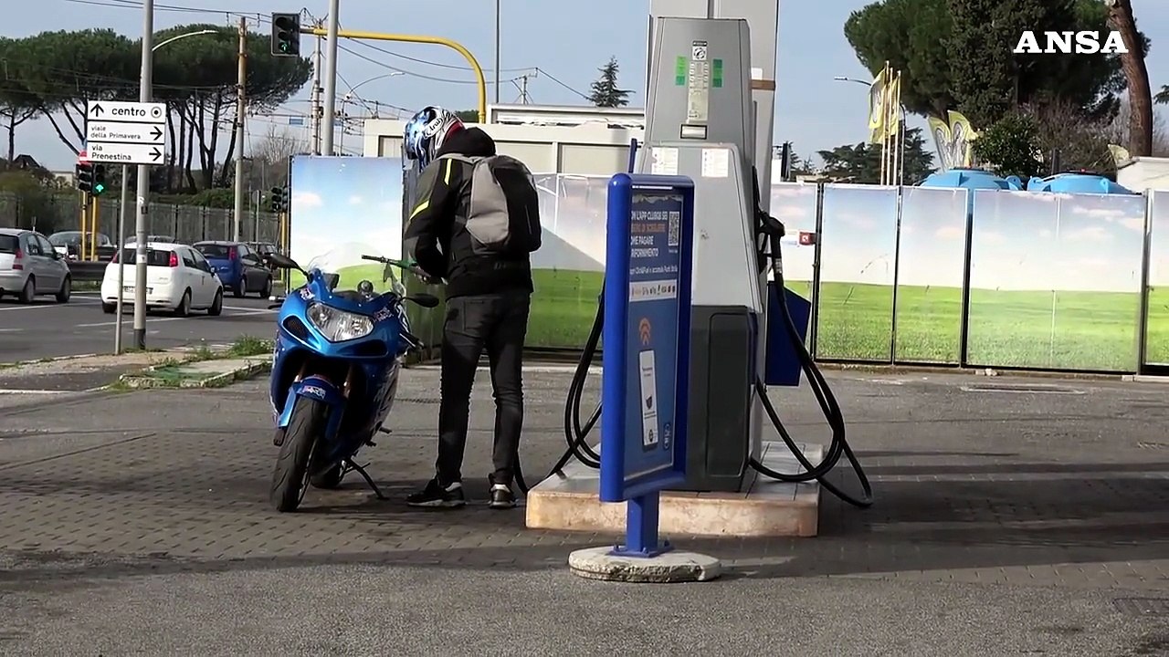 Lo sciopero dei benzinai si ferma dopo 24 ore; " L' obiettivo di ristabilire la verita' su responsabilita' e' stato raggiunto"