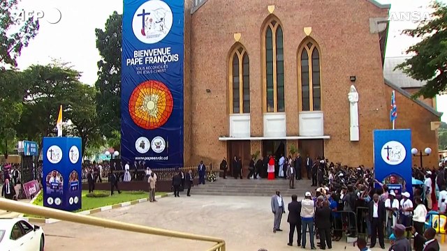 Papa Francesco in Congo, 5mila religiosi per l'incontro in cattedrale a Kinshasa