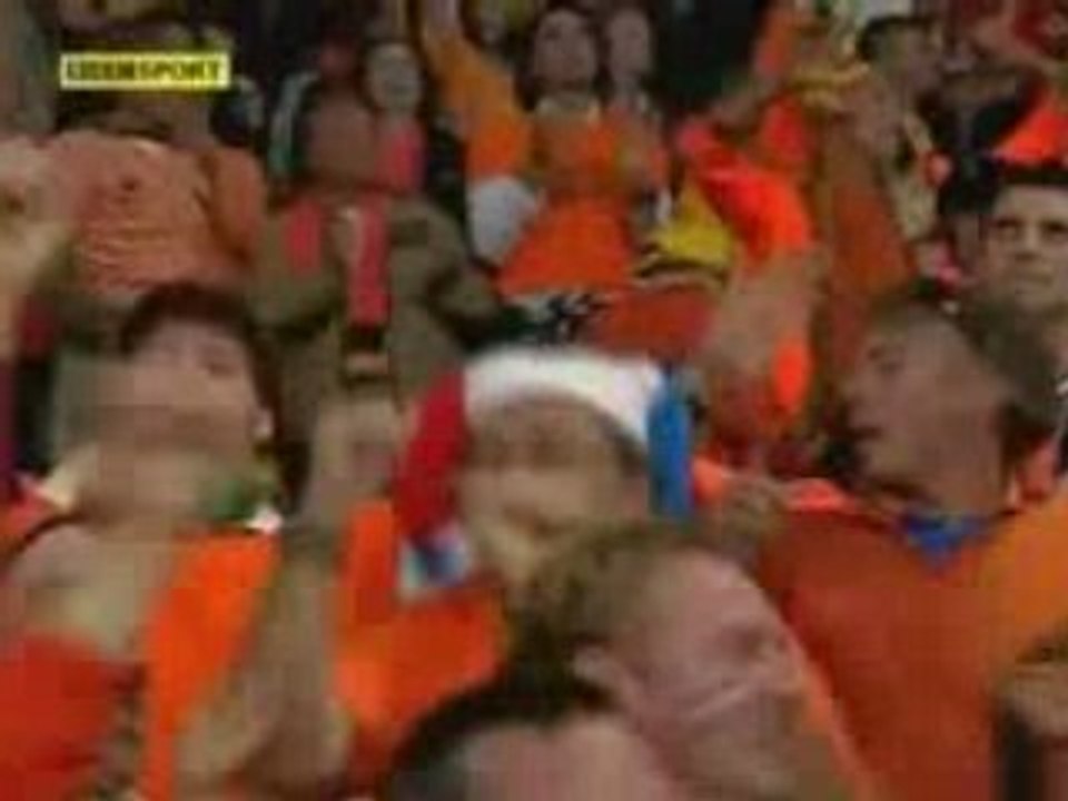 ฮอลแลนด์  2-0 เพอซี่