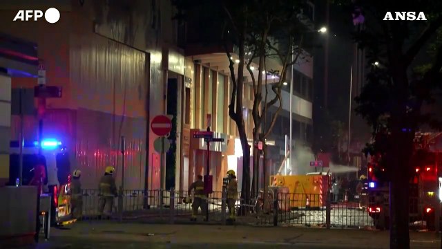 Hong Kong, in fiamme grattacielo in costruzione: nessuna vittima