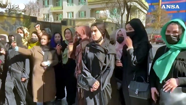 8 marzo in Afghanistan, donne marciano a Kabul per rivendicare i propri diritti
