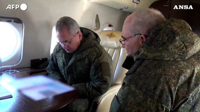 Ucraina, visita al fronte del ministro della Difesa russo