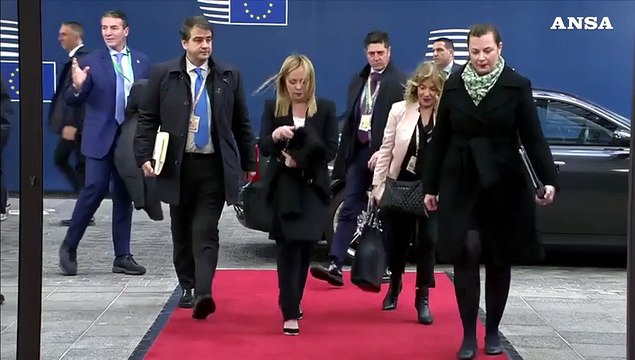 L'arrivo della premier Meloni al secondo giorno di Summit europeo