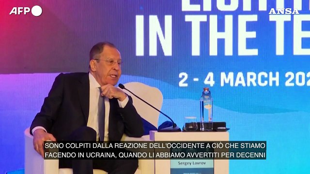 Ucraina, Lavrov: La Nato deve smettere di inviare armi