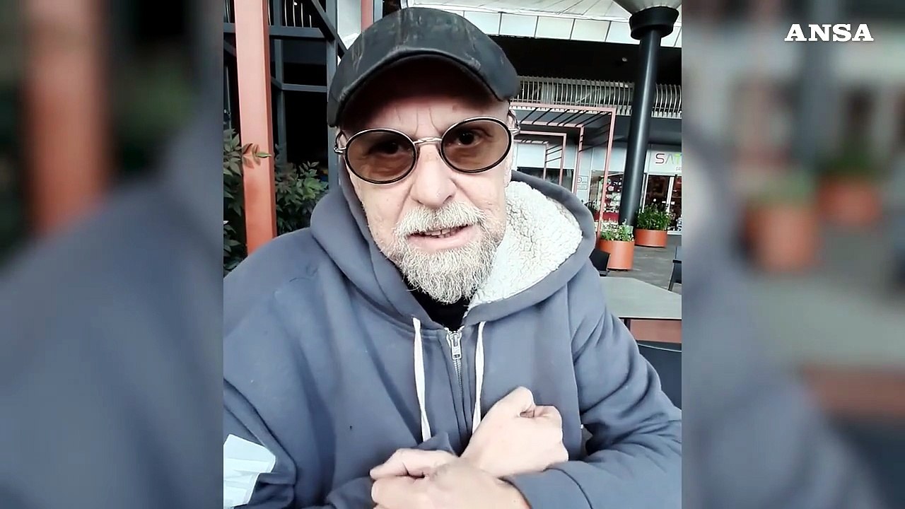 Umbro sfida il caro bollette: "In casa sto al freddo"