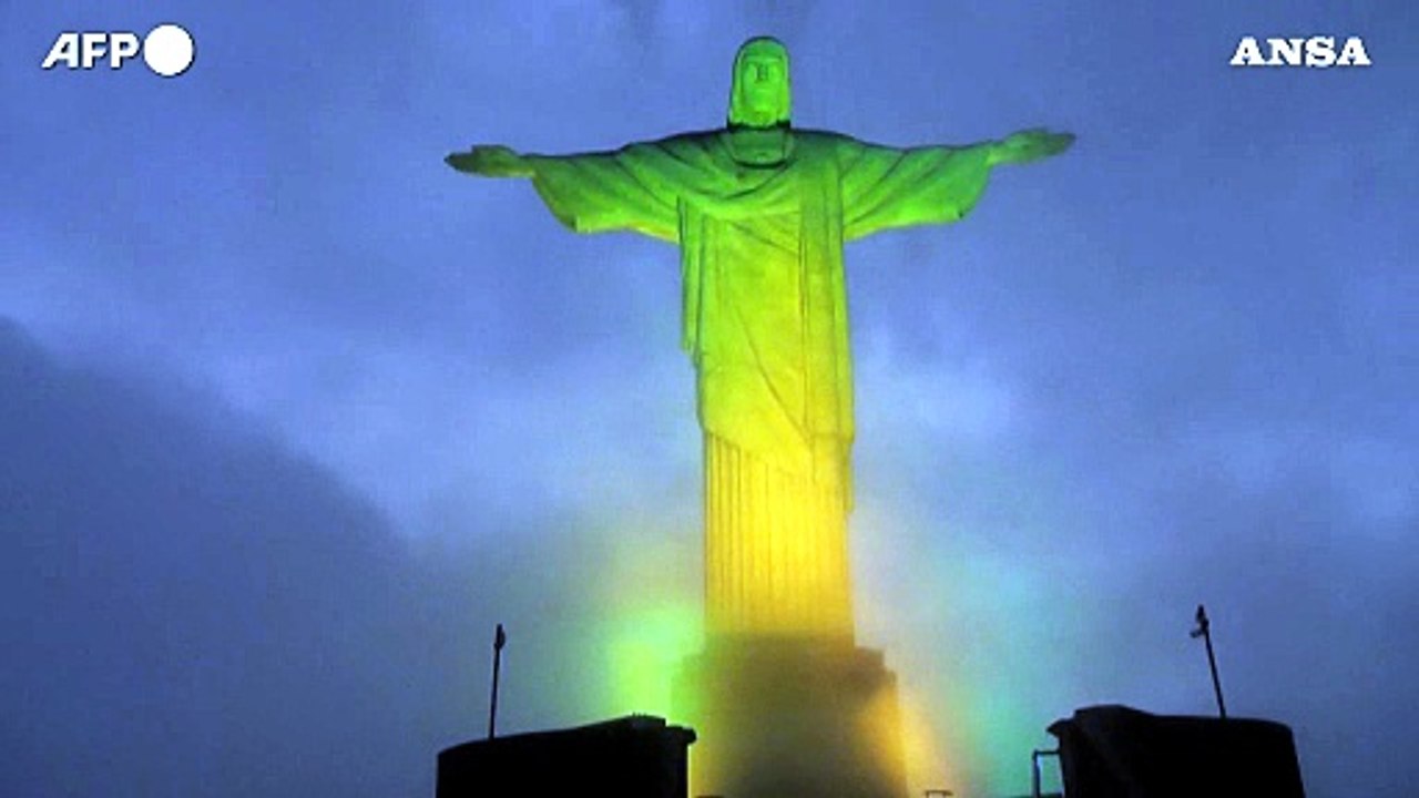 Pele', il Cristo Redentore diventa verdeoro per...