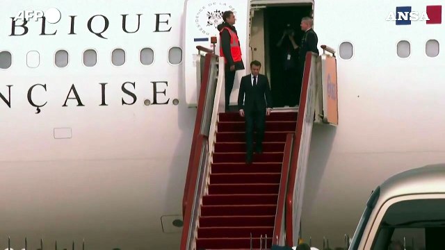 Macron arrivato a Pechino, giovedi' vedra' Xi Jinping