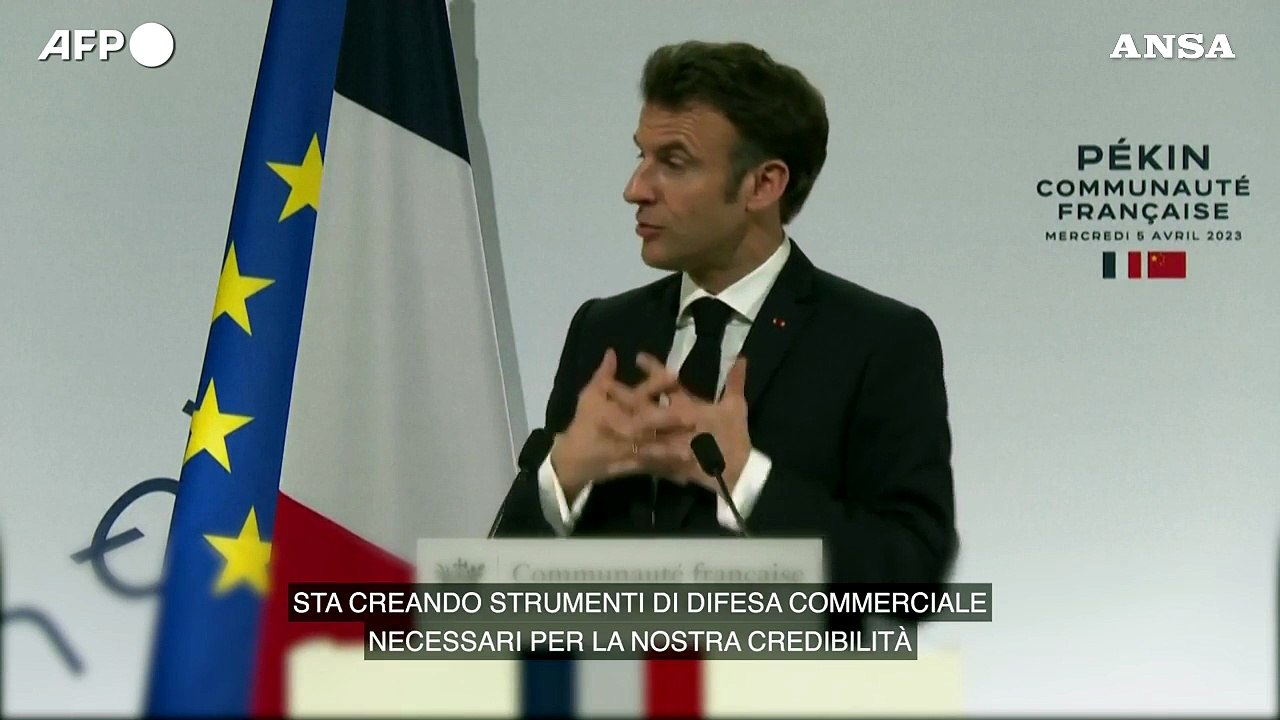 Macron: "La Ue deve continuare ad avere relazioni commerciali con la Cina"