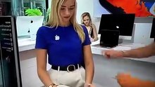 Her Reaction to This Magic Trick is Priceless!