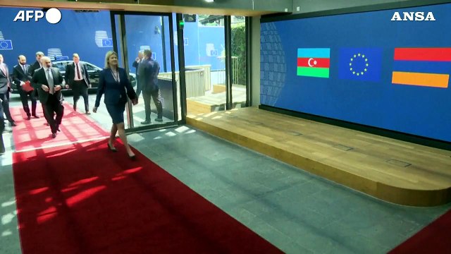 Armenia e Azerbaigian guardano all'Ue per la pace