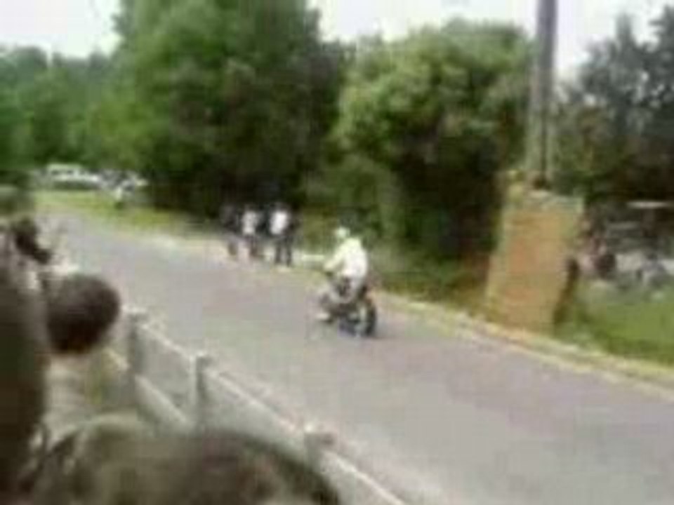 Fete de la moto  stunt burn wheeling