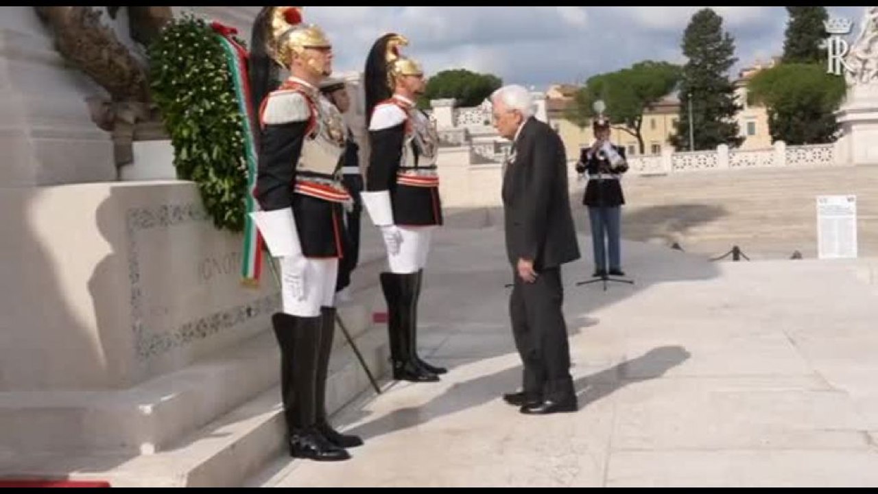 2 giugno, l'omaggio di Mattarella al milite ignoto all'Altare della patria