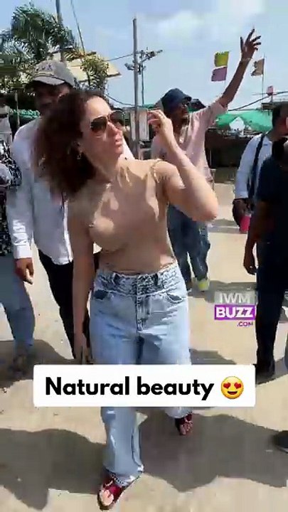 Tamannaah Bhatia gets snapped at Versova Jetty