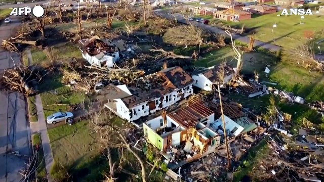 Usa, tornado in Mississippi: almeno 25 morti, devastazione e danni