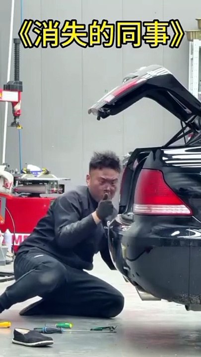 Try not to laugh - Funny Mechanic