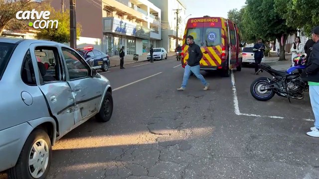 Motociclista fica ferido em acidente com carro no bairro São Cristóvão em Cascavel