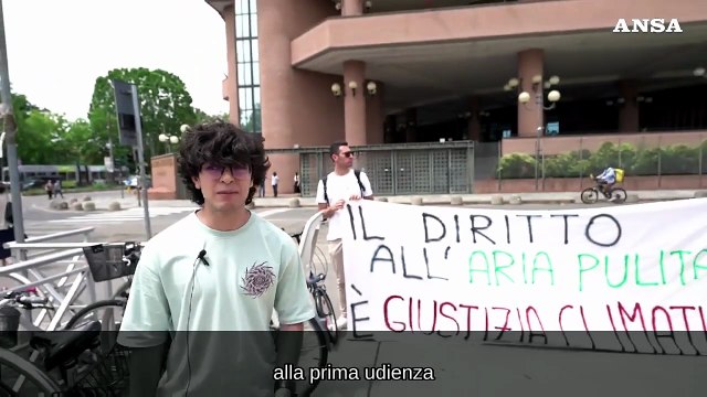 Smog, processo a Torino: sit-in degli attivisti di Fridays for Future