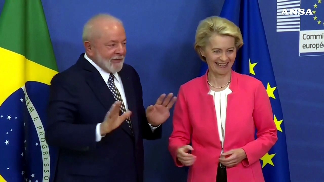 Lula show al summit Ue-Celac: "Basta soldi alla guerra"