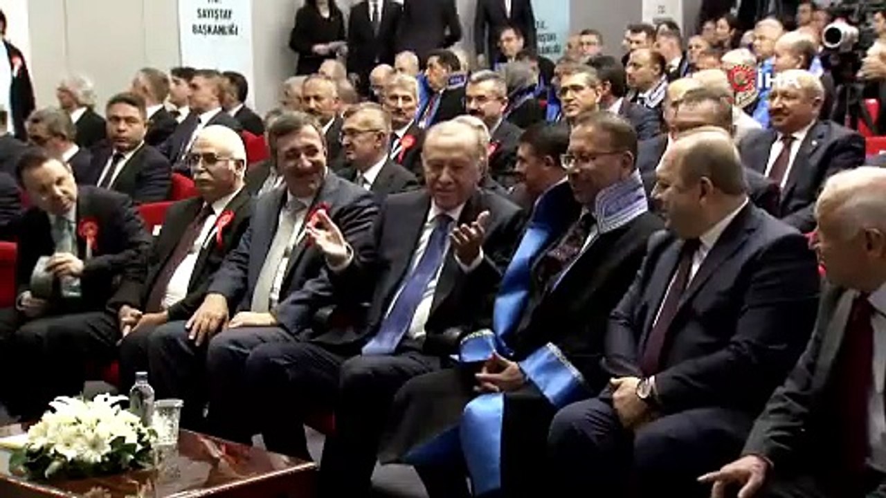 Cumhurbaşkanı Erdoğan: "SSK’nın göz göre göre nasıl batırıldığını, bankaların içinin nasıl boşaltıldığını, devletin hazinesinin nasıl hortumlandığını, rantiyenin halkın cebinden nasıl palazlandığını hiçbirimiz unutmadık"