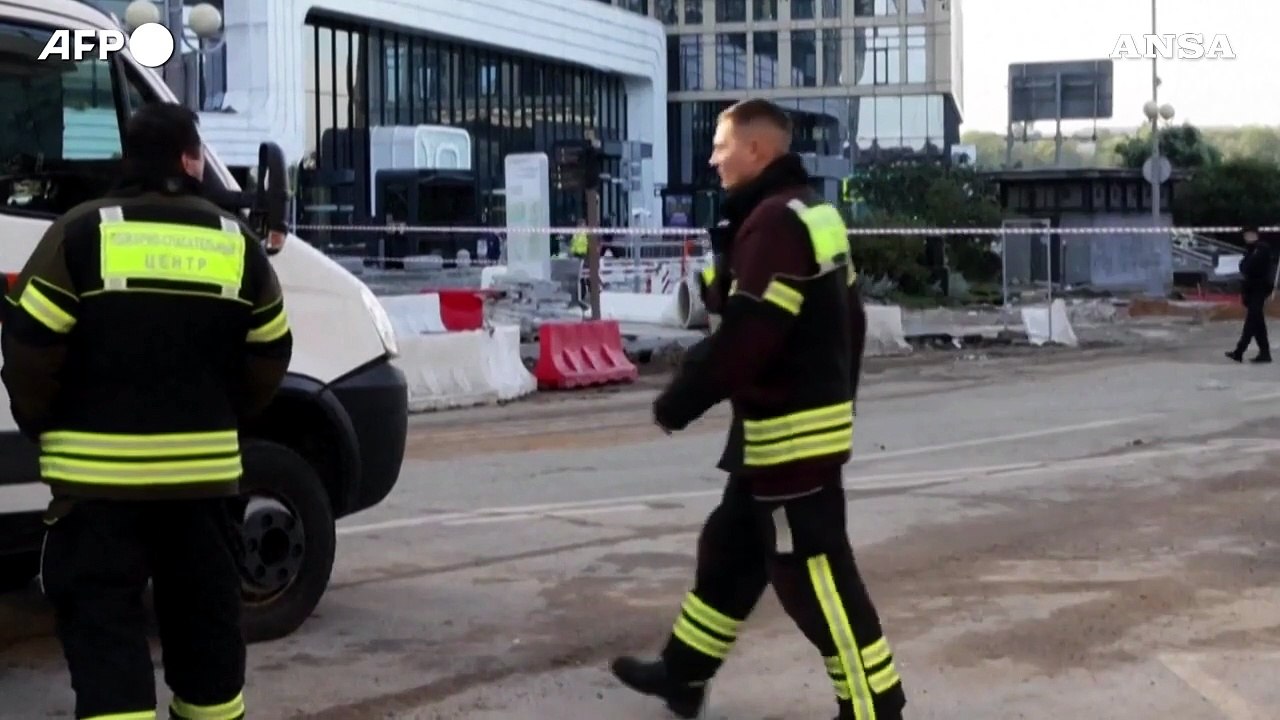 Russia, droni colpiscono grattacielo nel centro di Mosca