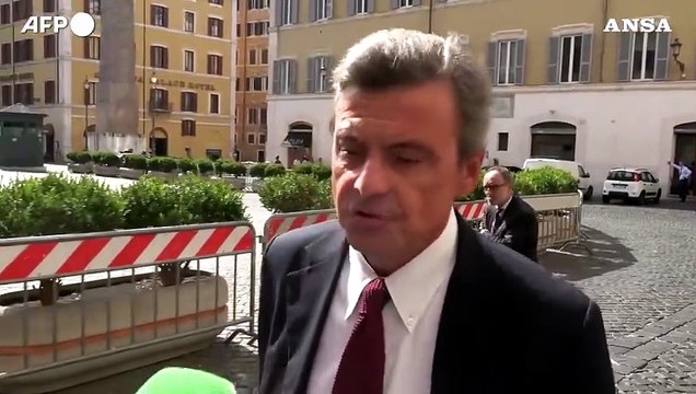 Salario, Meloni apre all'ascolto. Schlein chiede risposte