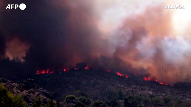 Spagna, nuovo maxi-incendio nell'ovest: bruciati 300 ettari