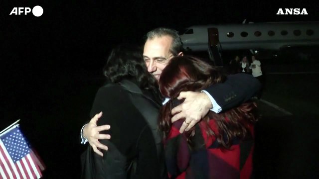 I cinque americani rilasciati dall'Iran arrivati negli Usa